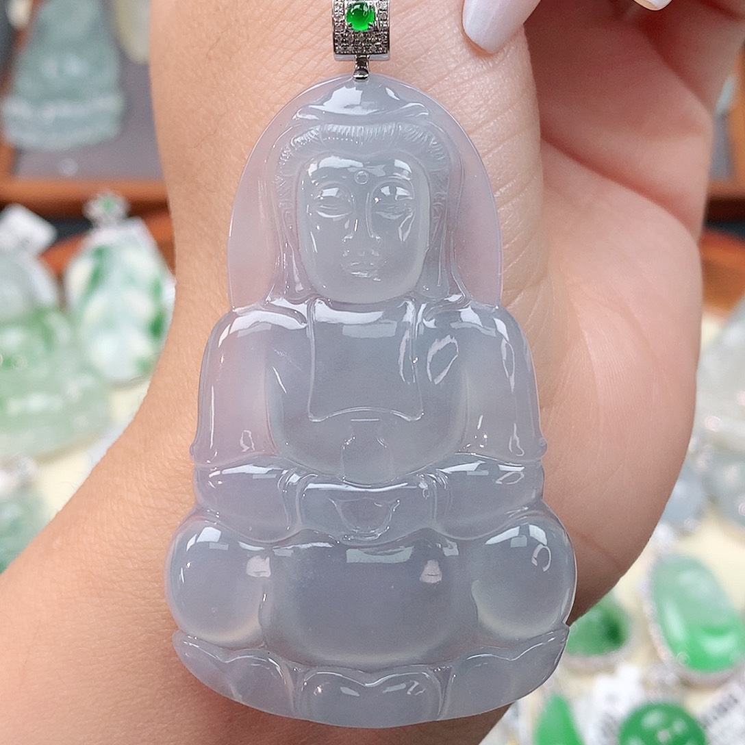 颈饰18K金镶嵌翡翠观音