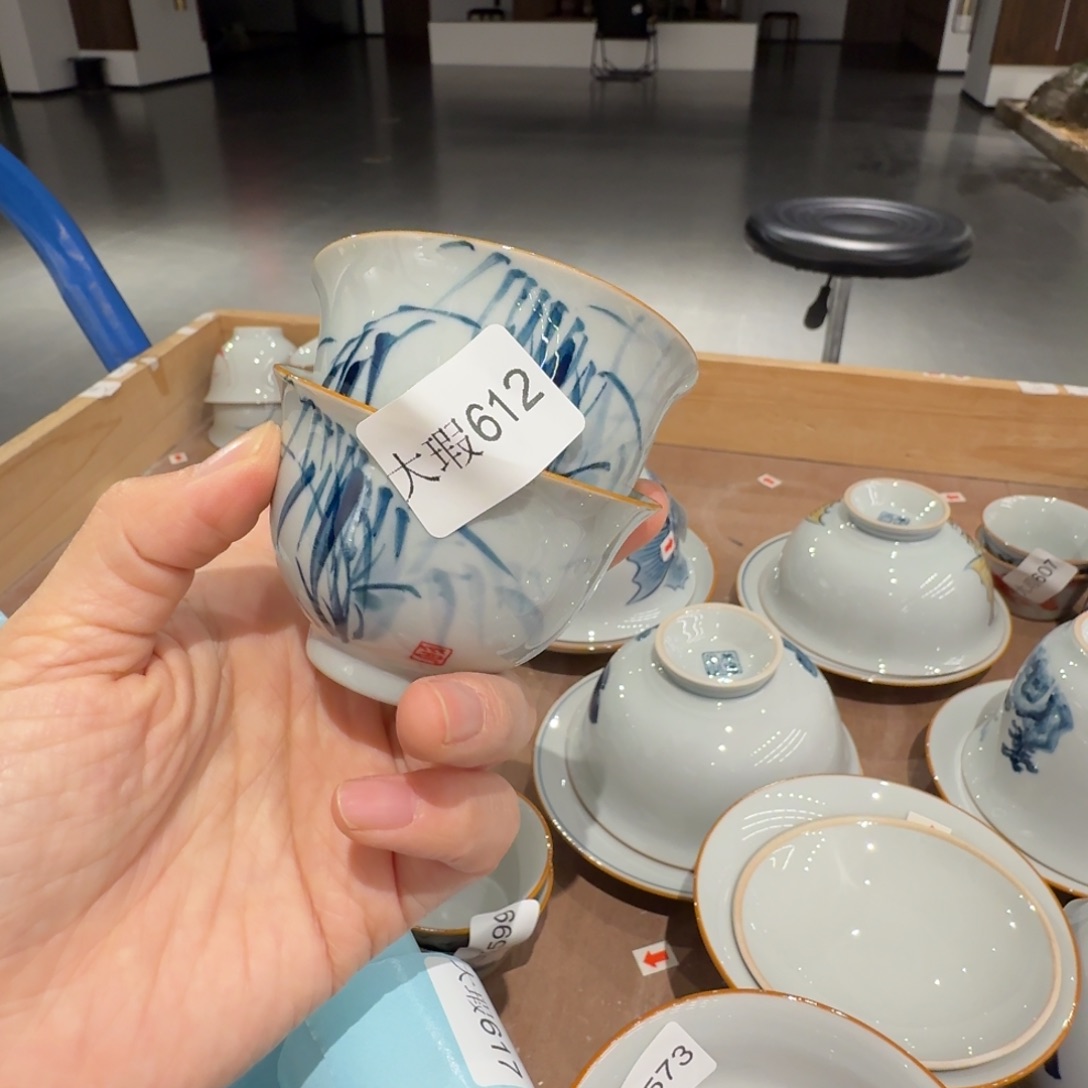 釉下手绘茶具微瑕