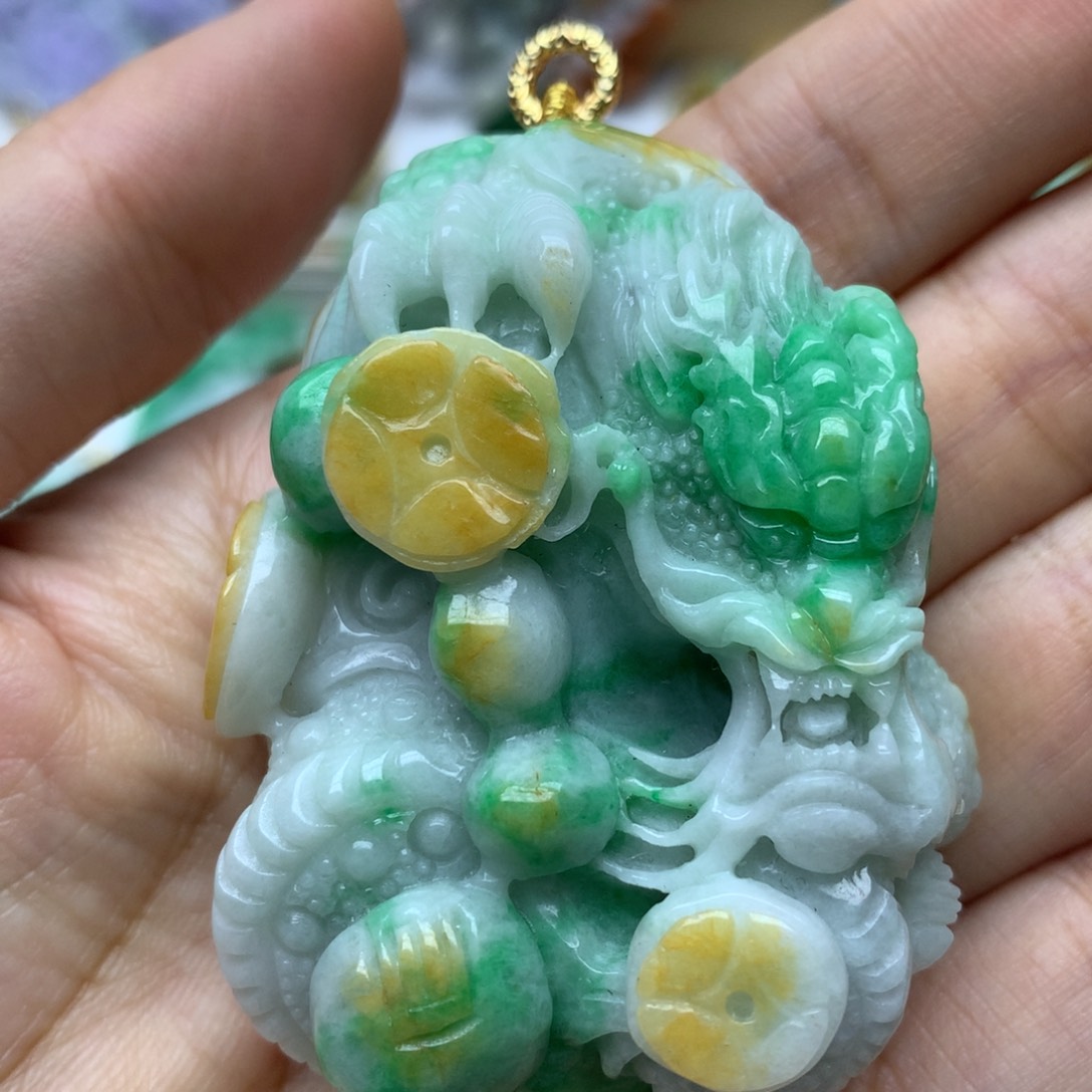 翡翠颈饰未镶嵌翡翠