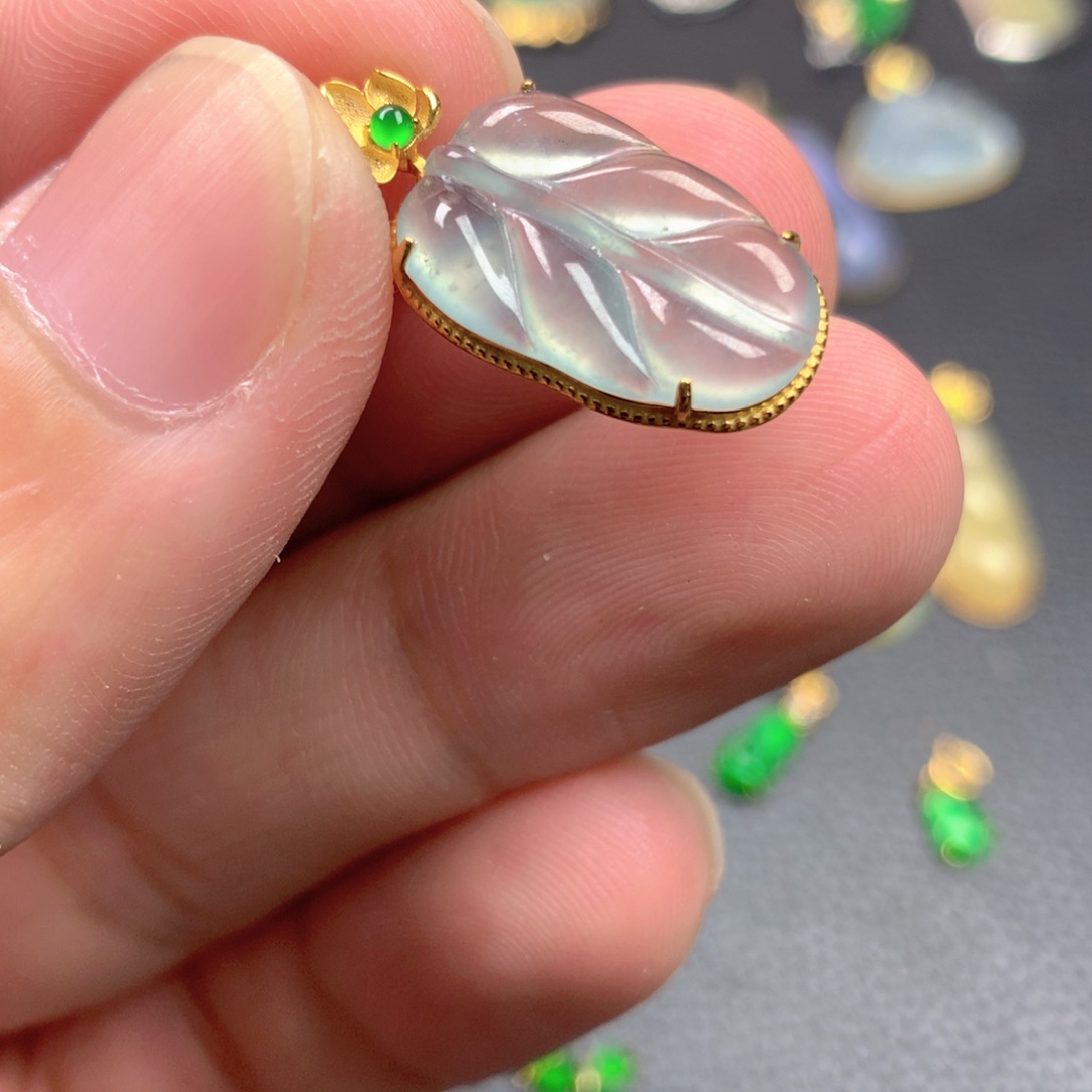 【闪购商品】颈饰18K金镶嵌翡翠翡翠