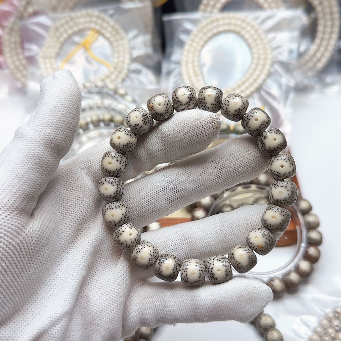 星月菩提吊坠14青瓷大眼睛11左右