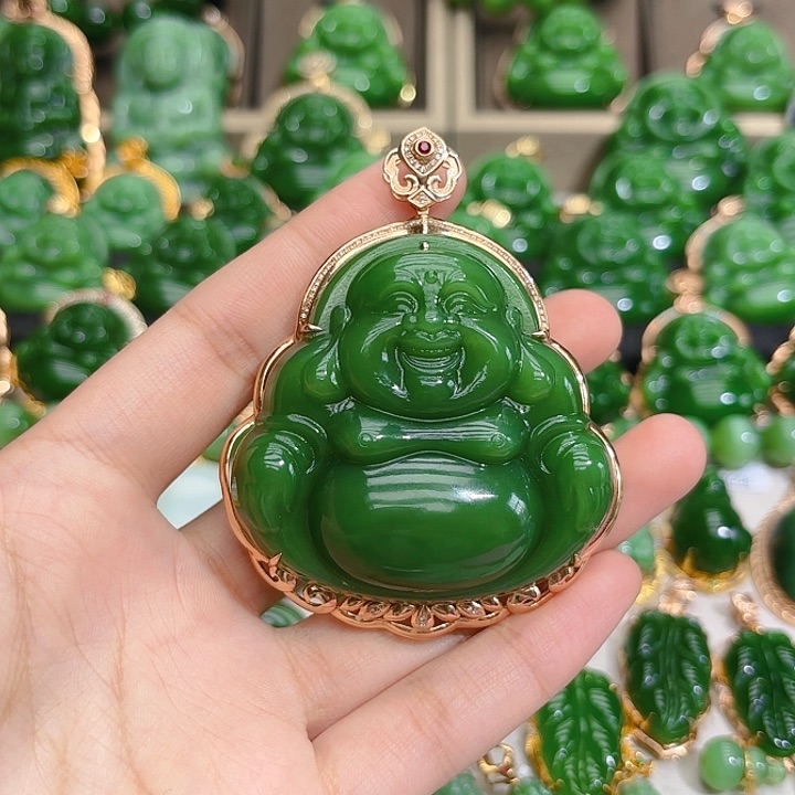 和田玉（碧玉）18K金镶嵌颈饰