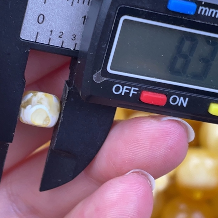 蜜蜡未镶嵌裸石微瑕760
