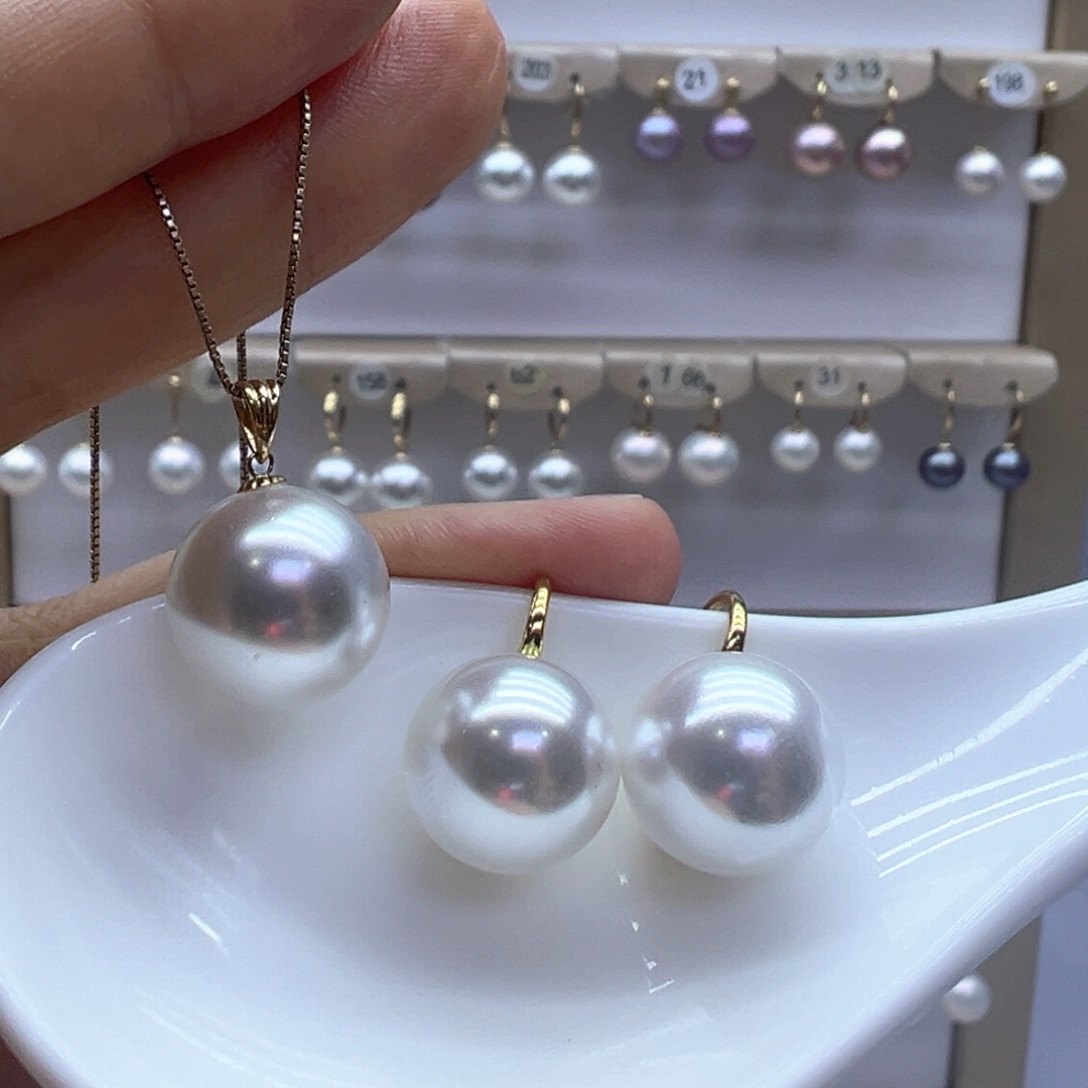 淡水珍珠18K金镶嵌吊坠(赠链)