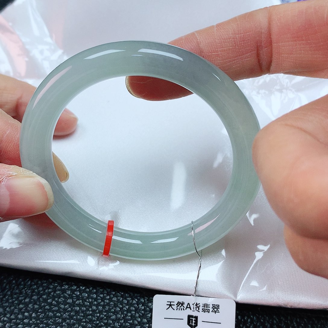翡翠手镯未镶嵌51圈