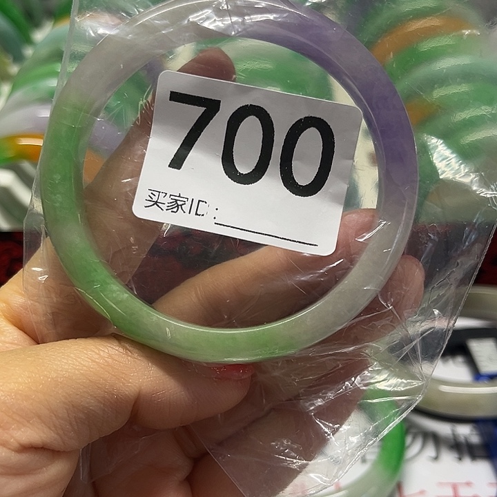 未镶嵌手镯翡翠好