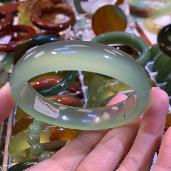 蛇纹石玉手镯未镶嵌