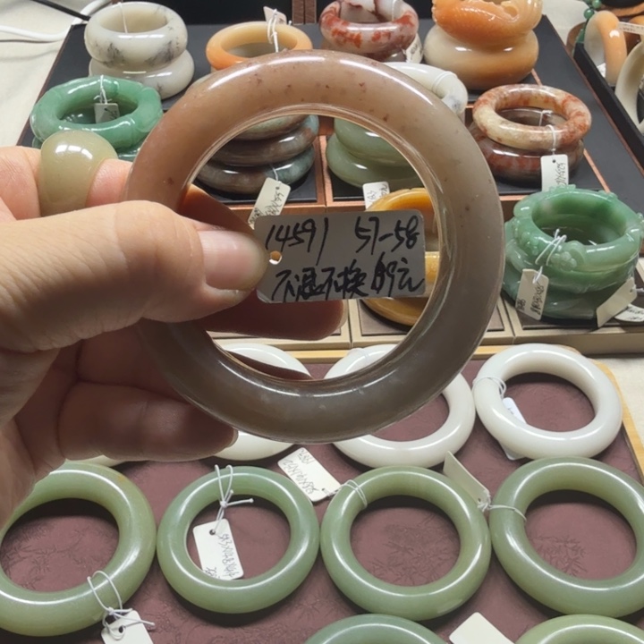 石英质玉未镶嵌手镯