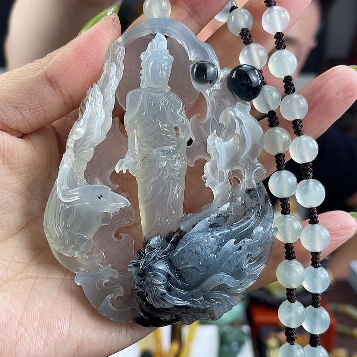 蛇纹石玉未镶嵌颈饰