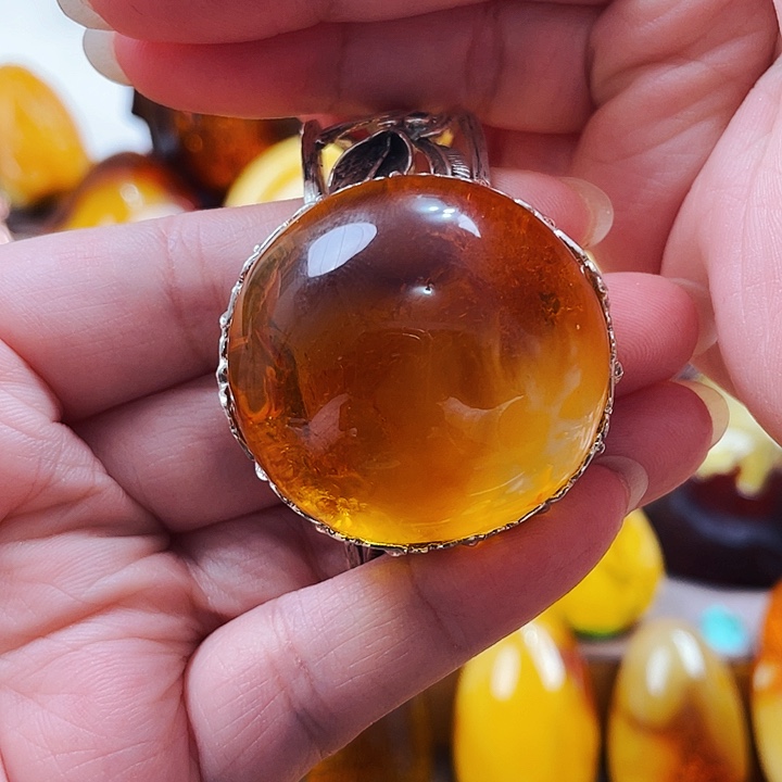 琥珀戒指银S925镶嵌静*。手镯