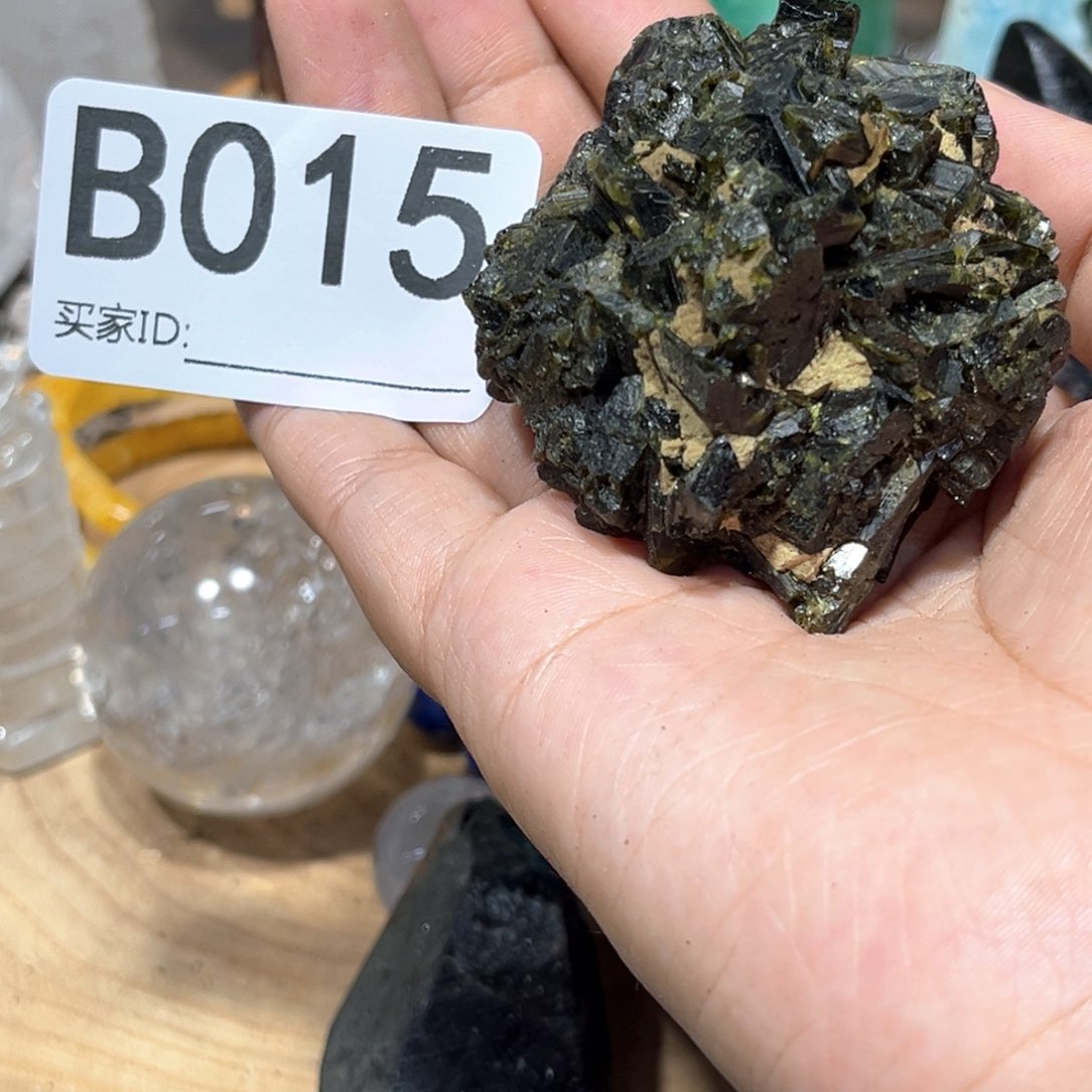 未镶嵌珠宝半成品水晶将****?多样性发其一微瑕