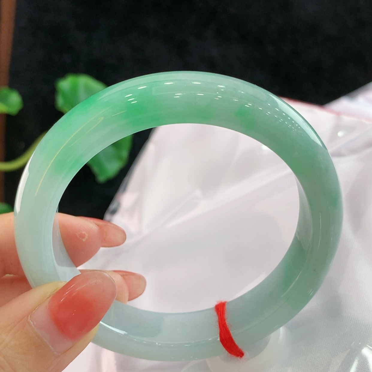 【闪购商品】翡翠手镯未镶嵌圈口55 56