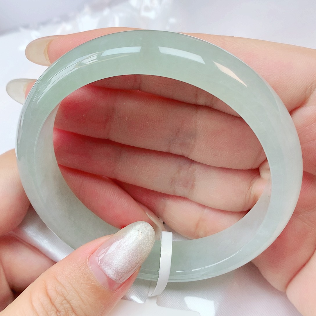 翡翠手镯未镶嵌抖音308