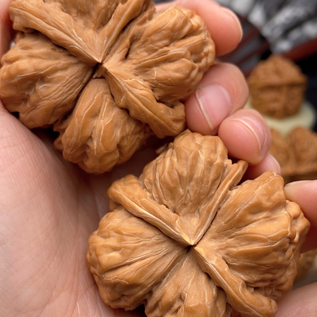 文玩核桃把件50.5蛙球形连体豆腐块 