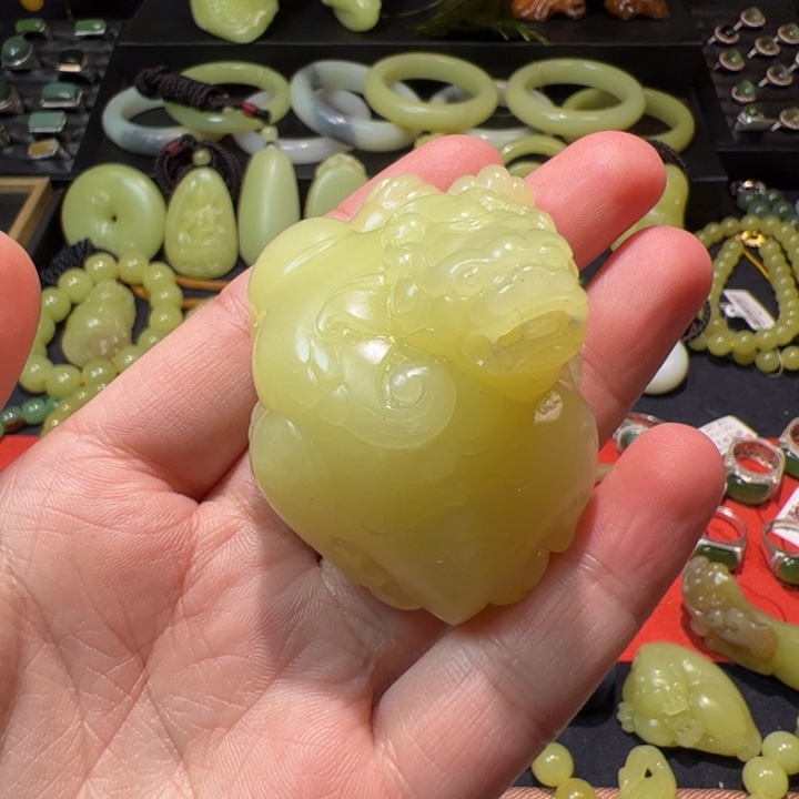 和田玉（黄玉）颈饰未镶嵌胤*