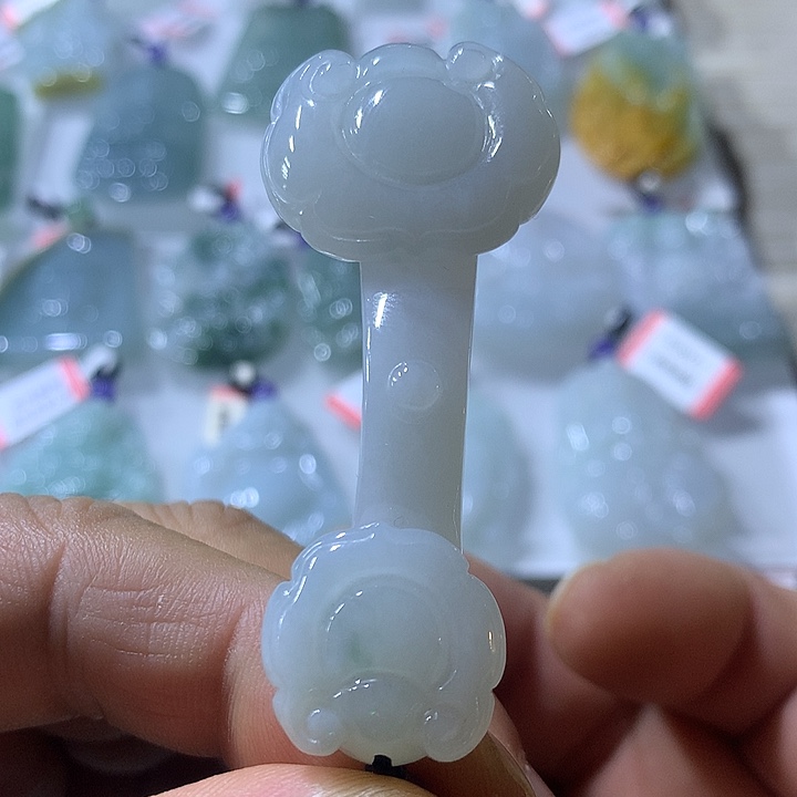 翡翠未镶嵌颈饰天然翡翠A货吊坠