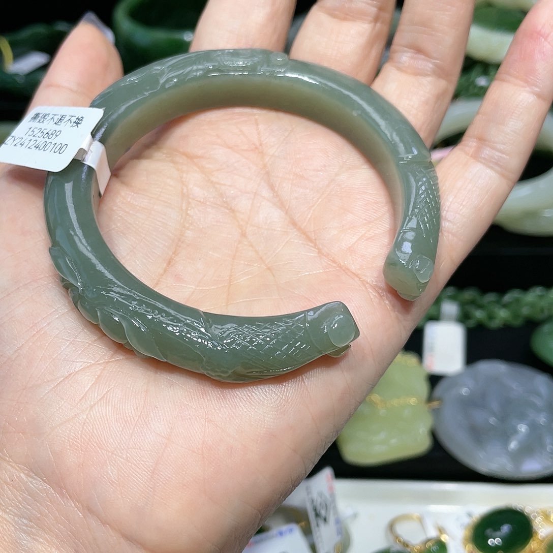 【闪购商品】和田玉手镯58圈口41未镶嵌