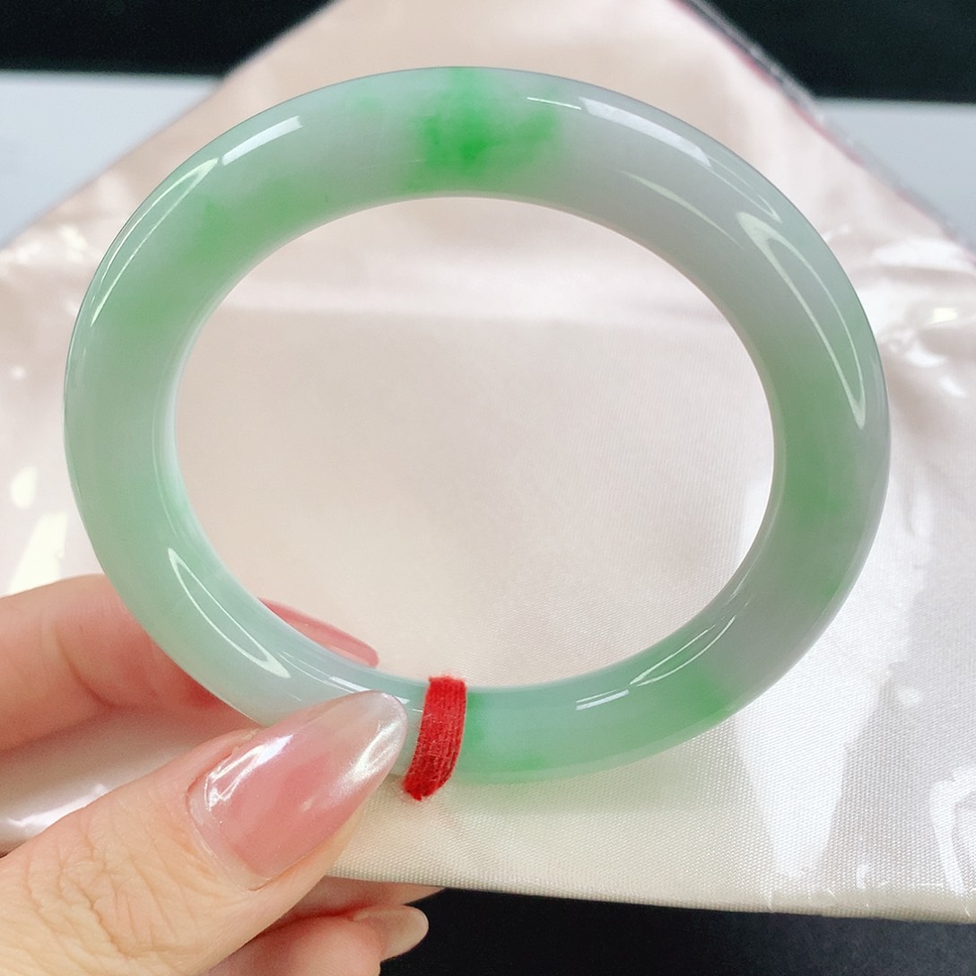 翡翠未镶嵌手镯52.7圈207