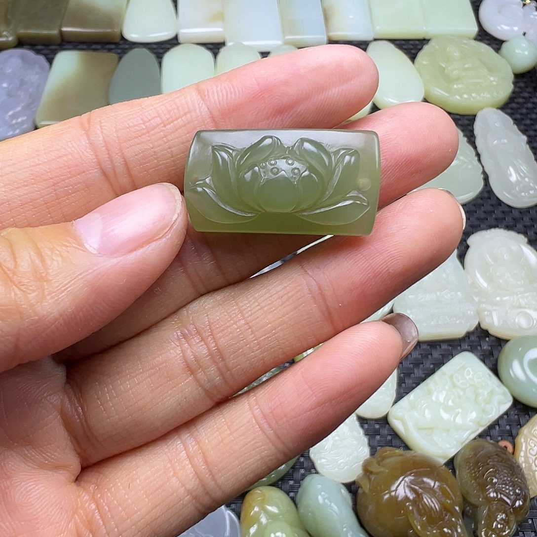 和田玉未镶嵌颈饰买断价，不退不换，卡27