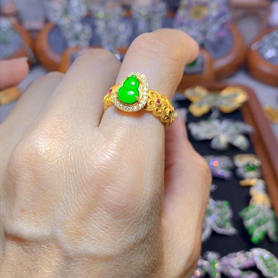 翡翠颈饰银S925镶嵌天然翡翠