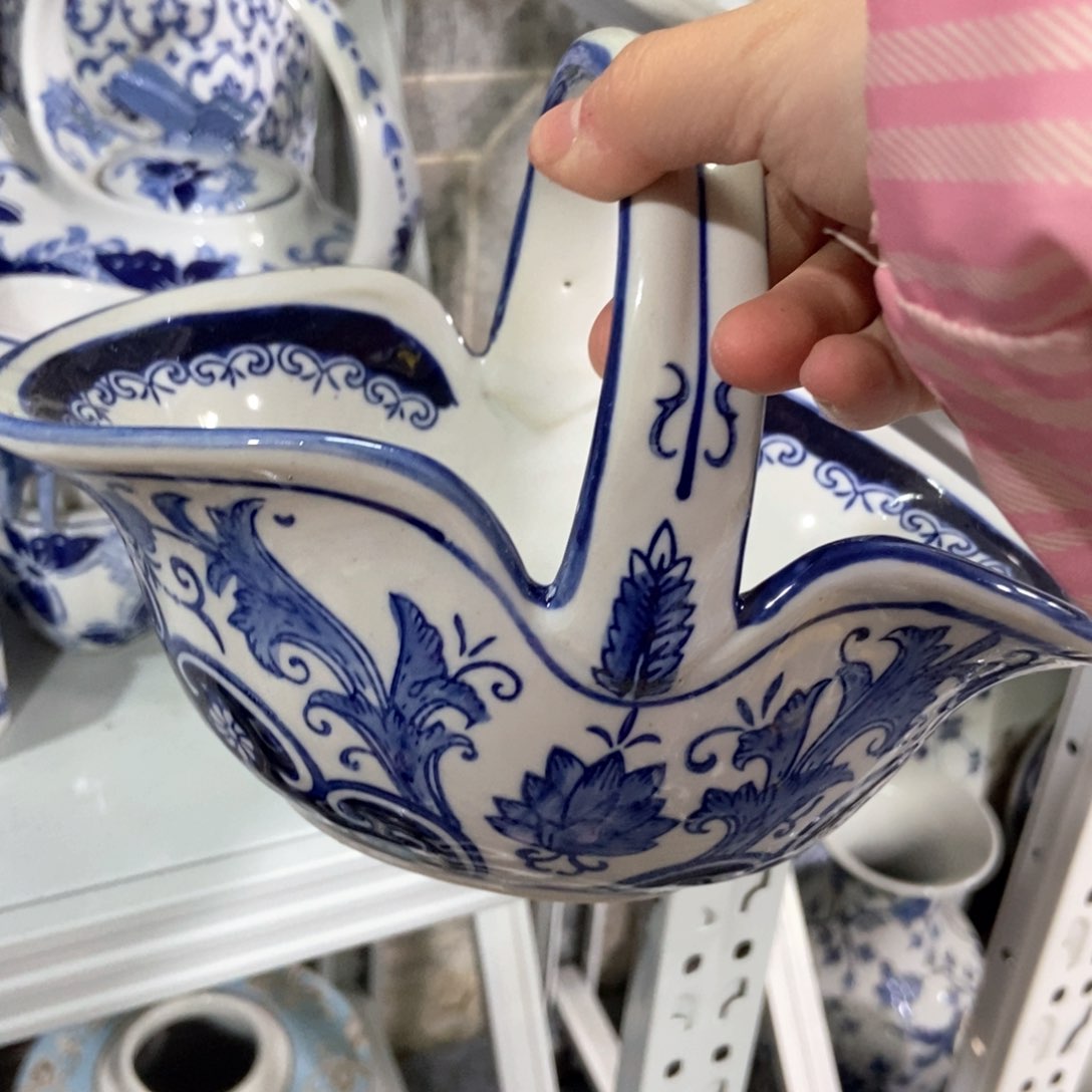 摆件花瓶手绘釉下彩