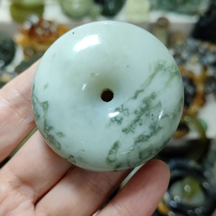 岫玉未镶嵌平安扣