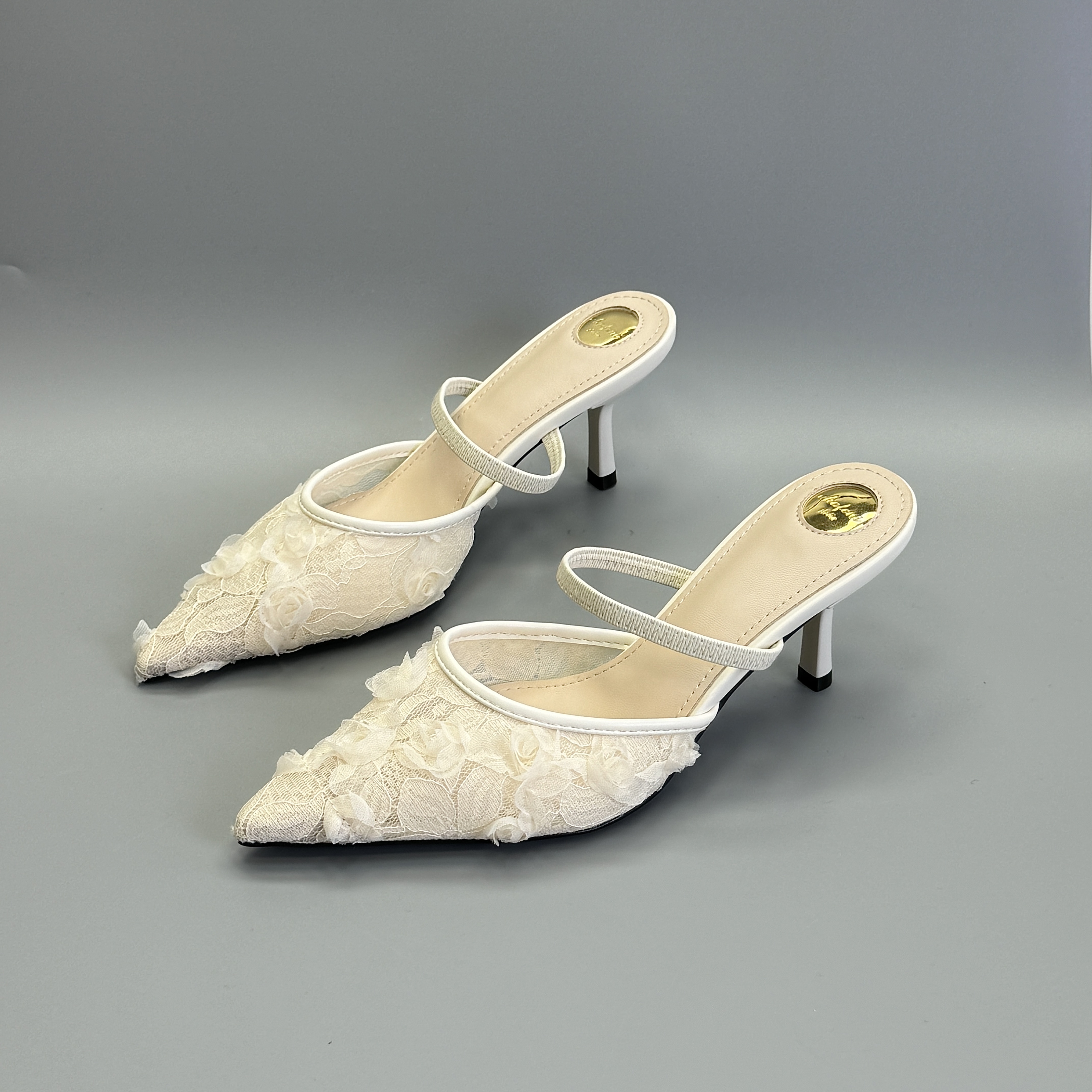 2660-2米色细跟高跟鞋