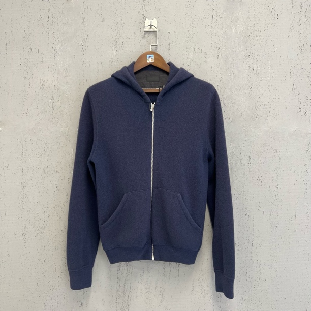 99新 Prada/普拉达 prada藏青色山羊绒后背三角标外套50码