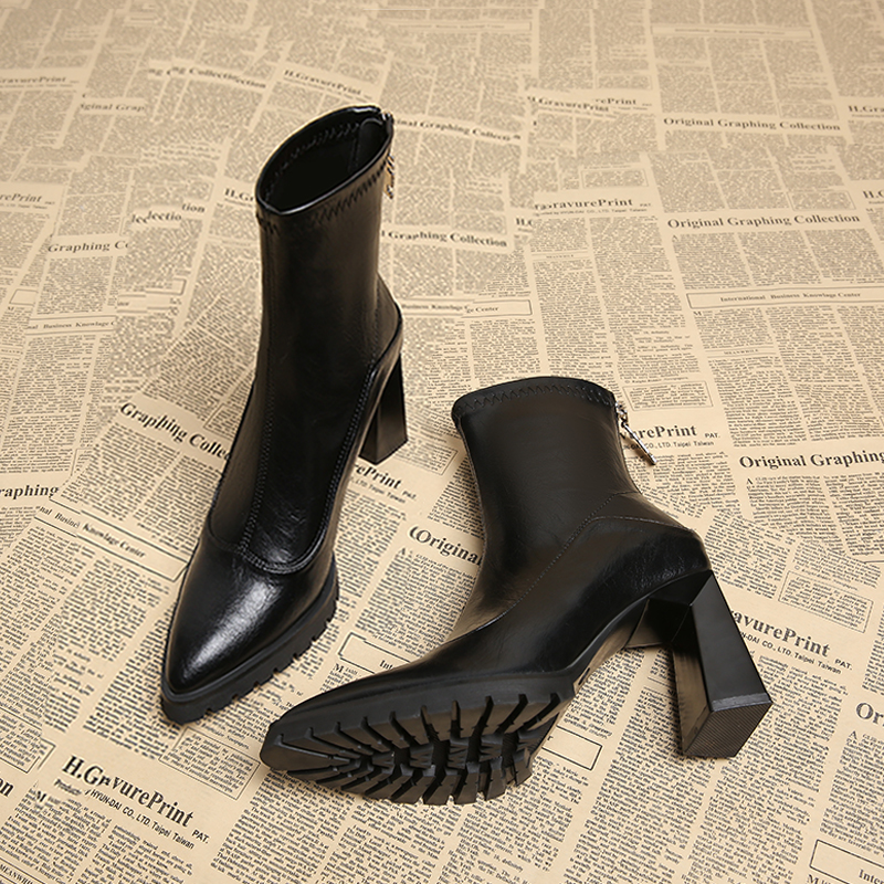 尖头短靴女新款2025秋冬季美拉德风棕色瘦瘦靴百搭真皮粗跟弹力靴