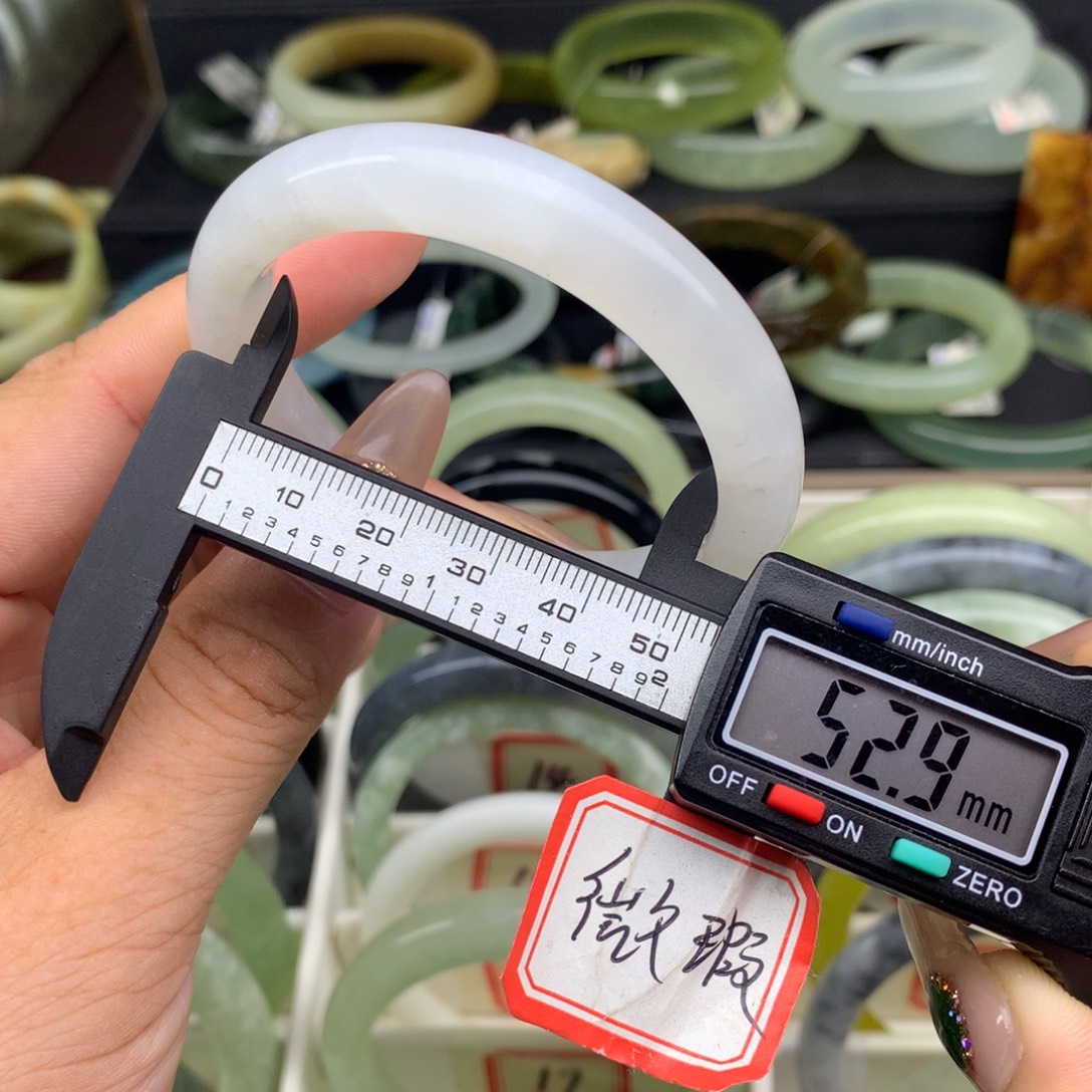 蛇纹石玉未镶嵌手镯21