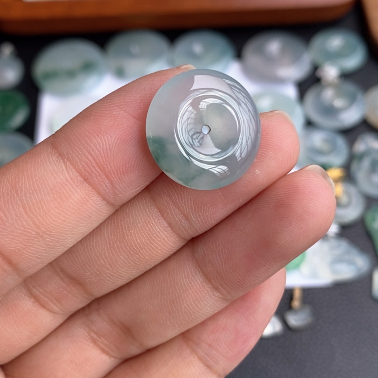 【闪购商品】翡翠未镶嵌颈饰18.5-4.7