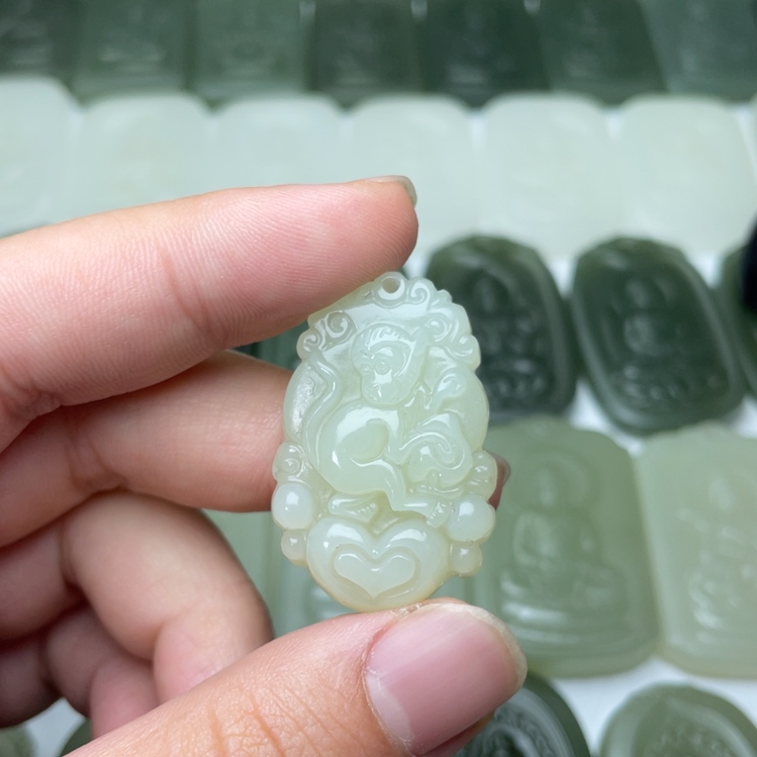 和田玉颈饰未镶嵌顺**然