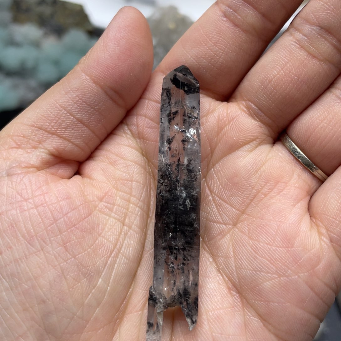金口河石墨水晶未镶嵌水晶