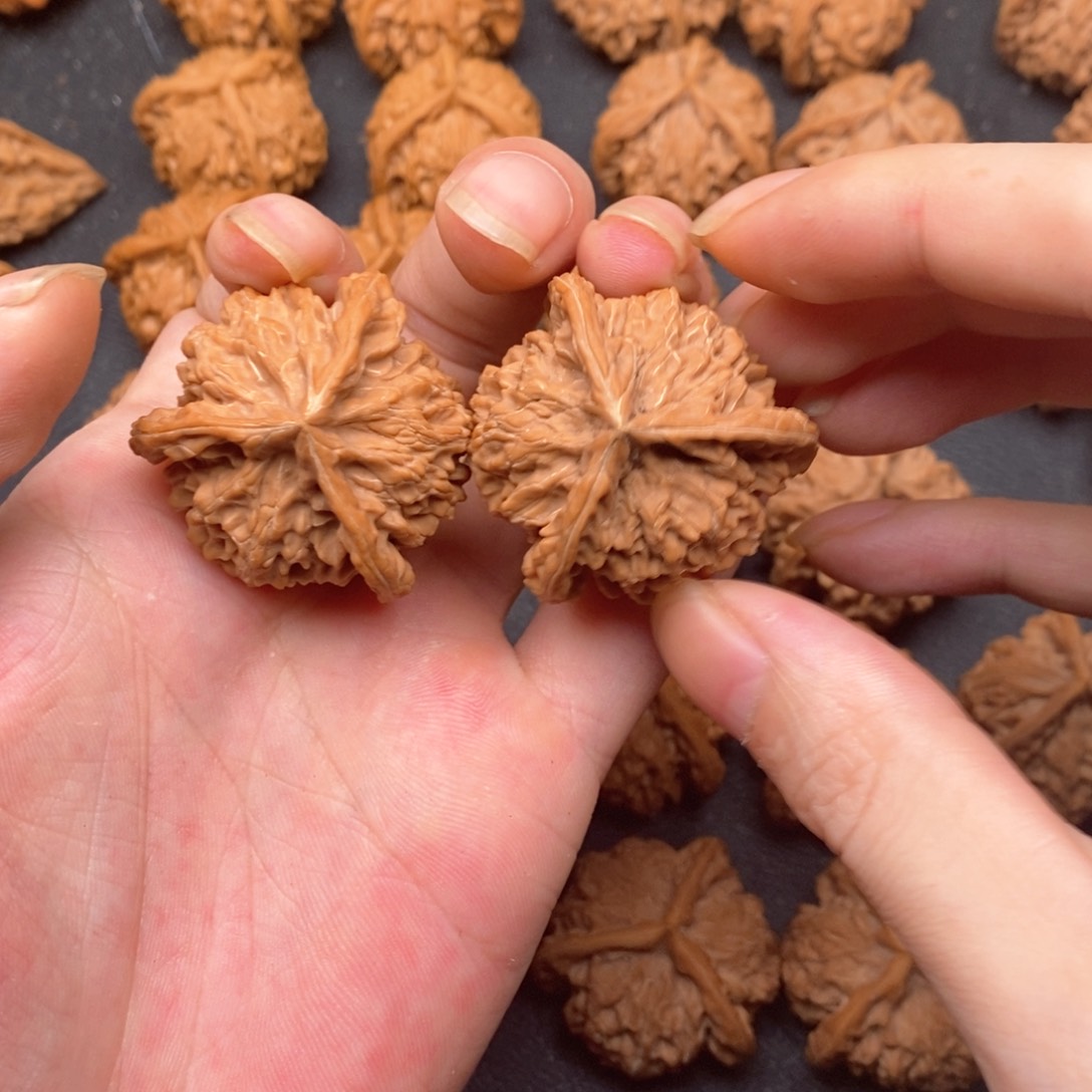 文玩核桃吊坠38正奔