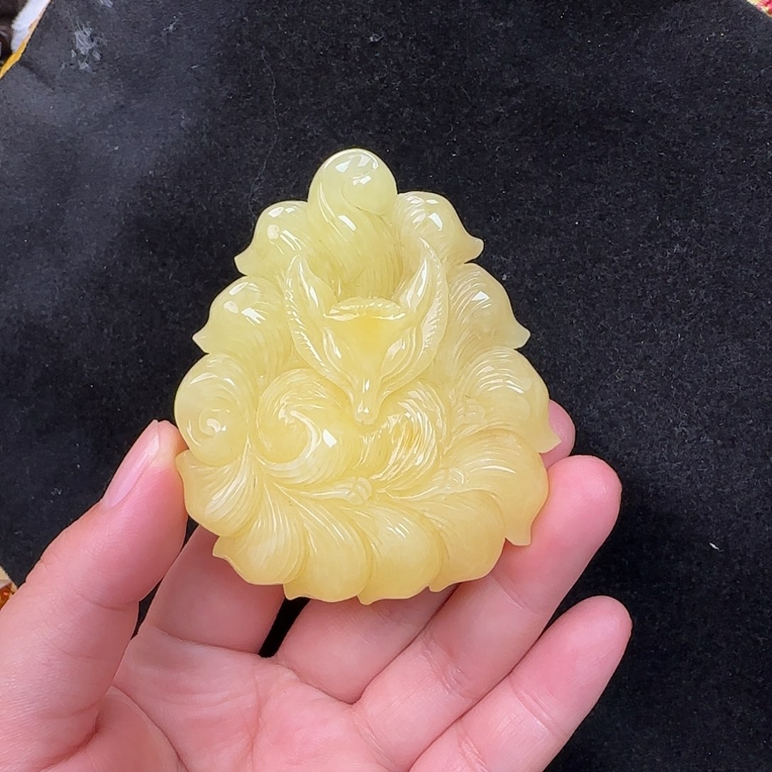 蜜蜡未镶嵌珠宝奇石