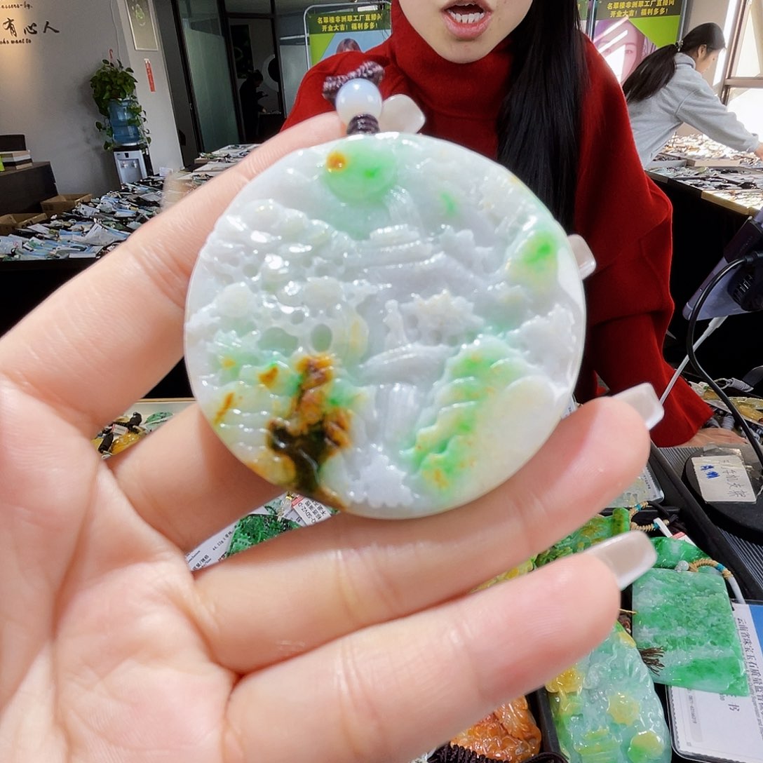 颈饰未镶嵌翡翠一