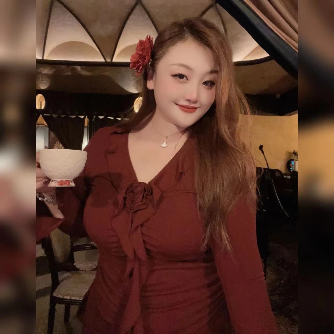 【安可拉红套装】钻石家大码轻奢立体玫瑰花上衣半身裙套装 DTZ2423