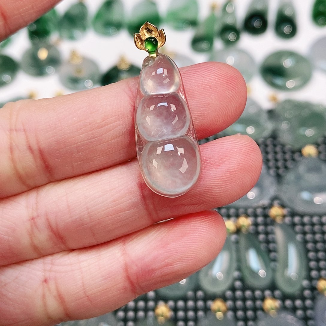 翡翠颈饰18K金镶嵌吊坠