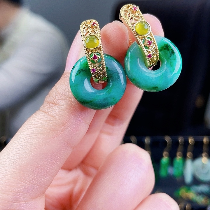 翡翠耳饰未镶嵌饰品