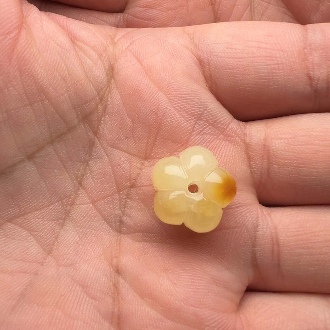 蜜蜡未镶嵌颈饰五瓣花提溜