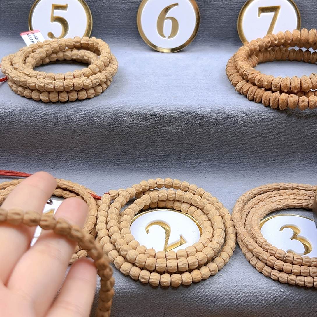 柏香籽/百香籽手串泸**嬢