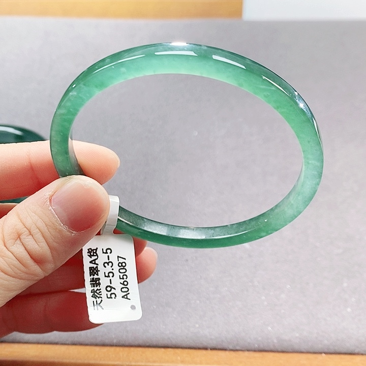 【闪购商品】翡翠手镯（圆镯）未镶嵌