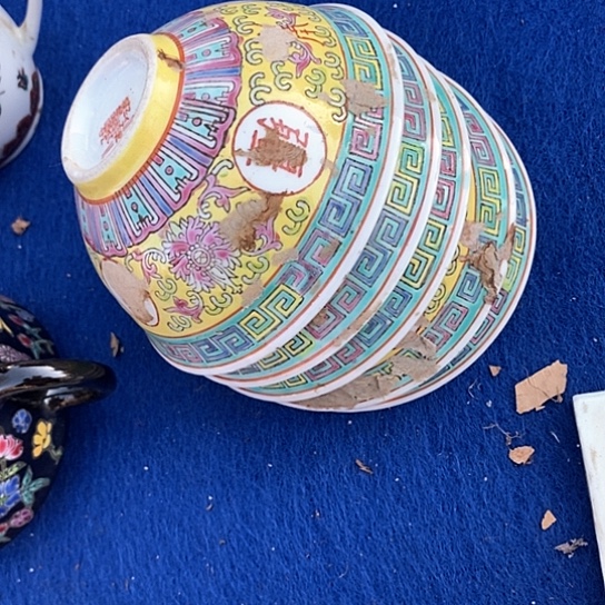 瓷片来这个都是五个里面，其中有一个小柯