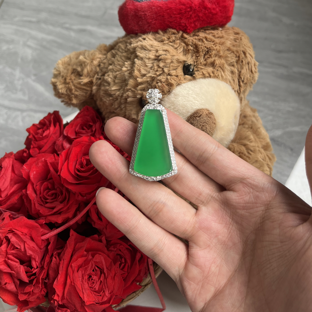 S925通体银镶玉髓无事牌吊坠