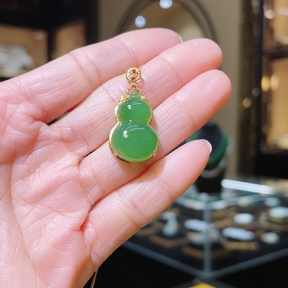 【闪购商品】和田玉颈饰18K金镶嵌葫芦