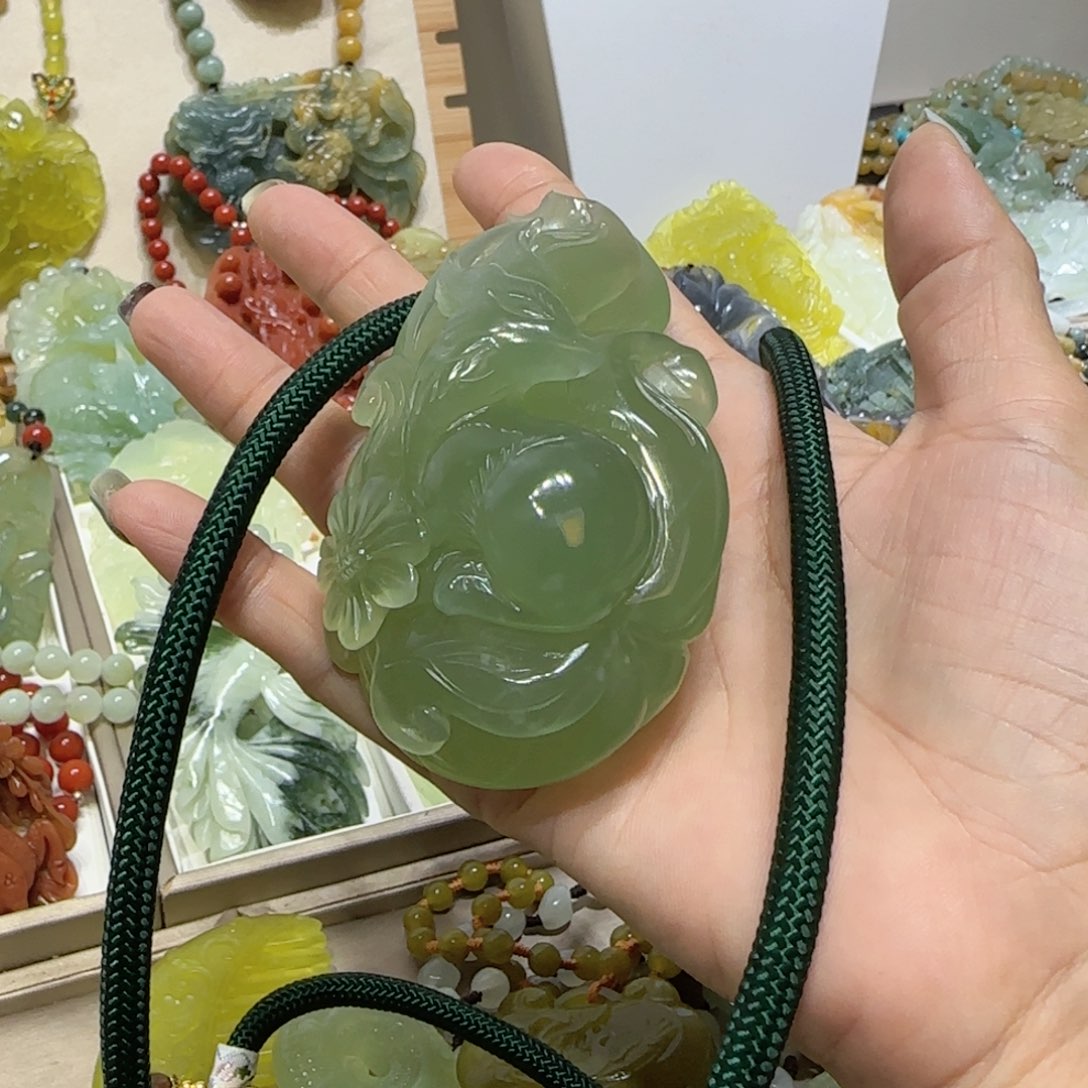 未镶嵌蛇纹石玉吊坠楠*桠