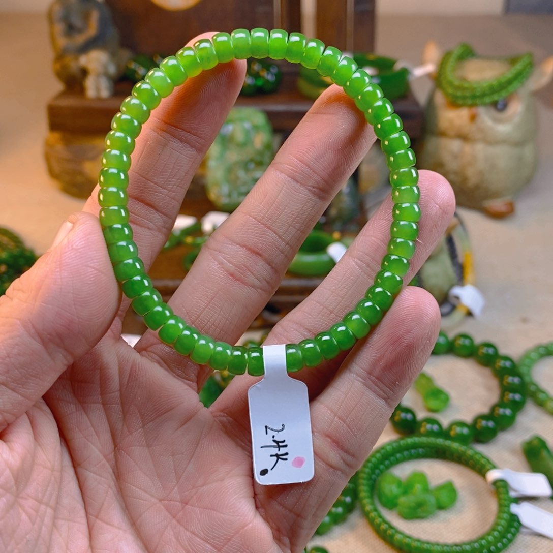 和田玉颈饰未镶嵌绘**生