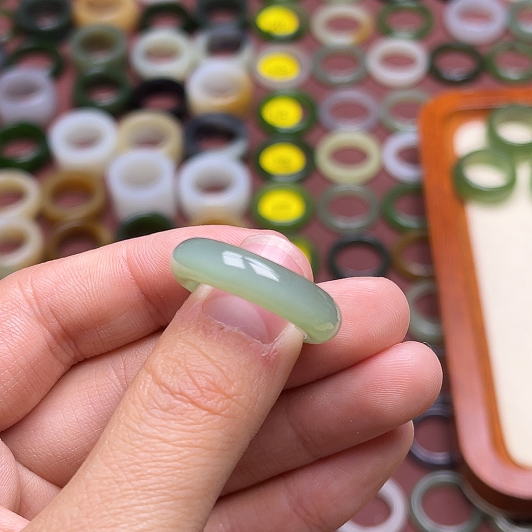 和田玉戒指未镶嵌17码粉青猫眼