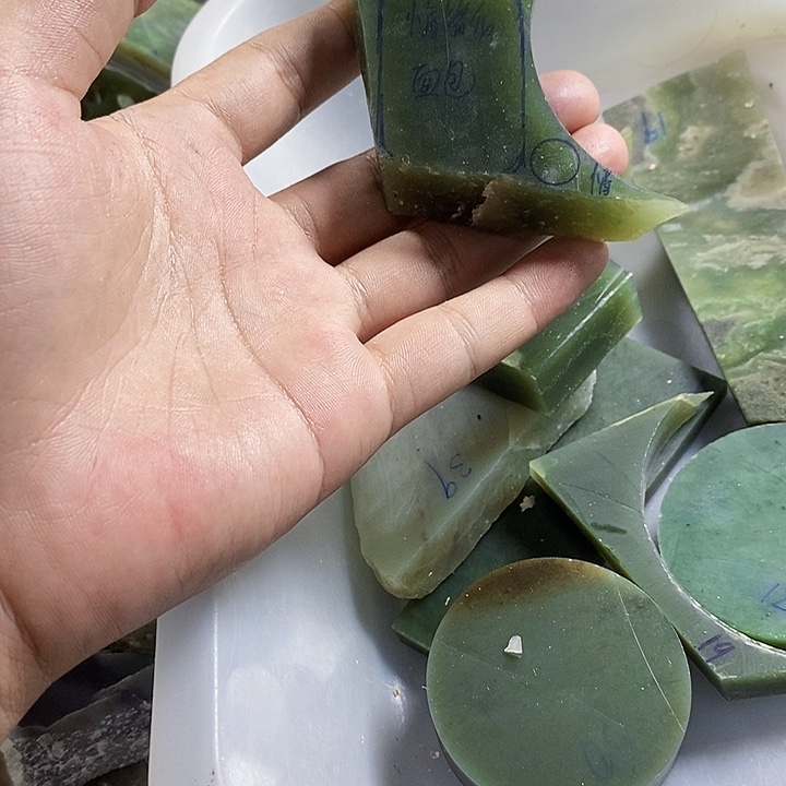 情***化未镶嵌和田玉（糖玉）珠宝半成品