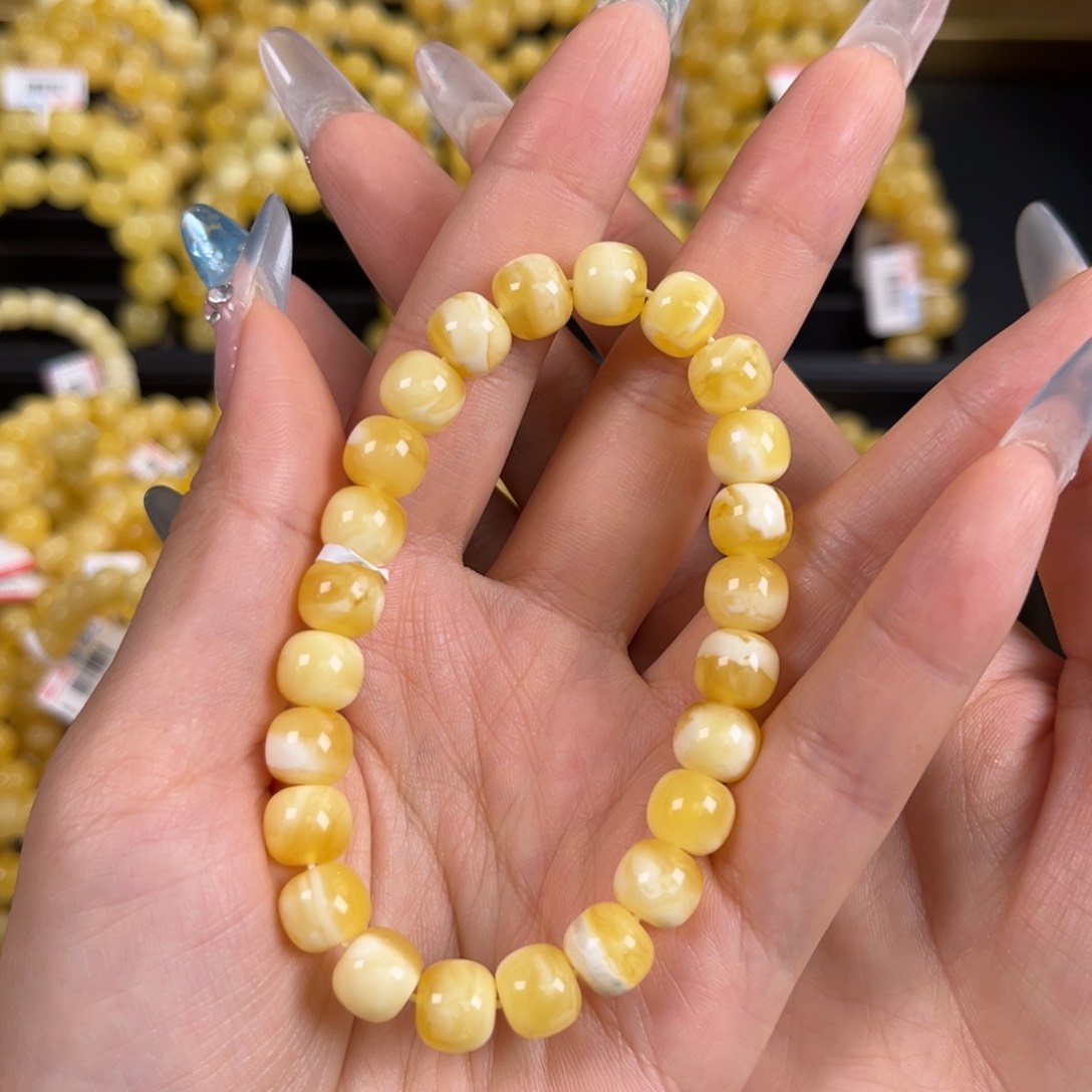 裸石琥珀未镶嵌金白妖花老型